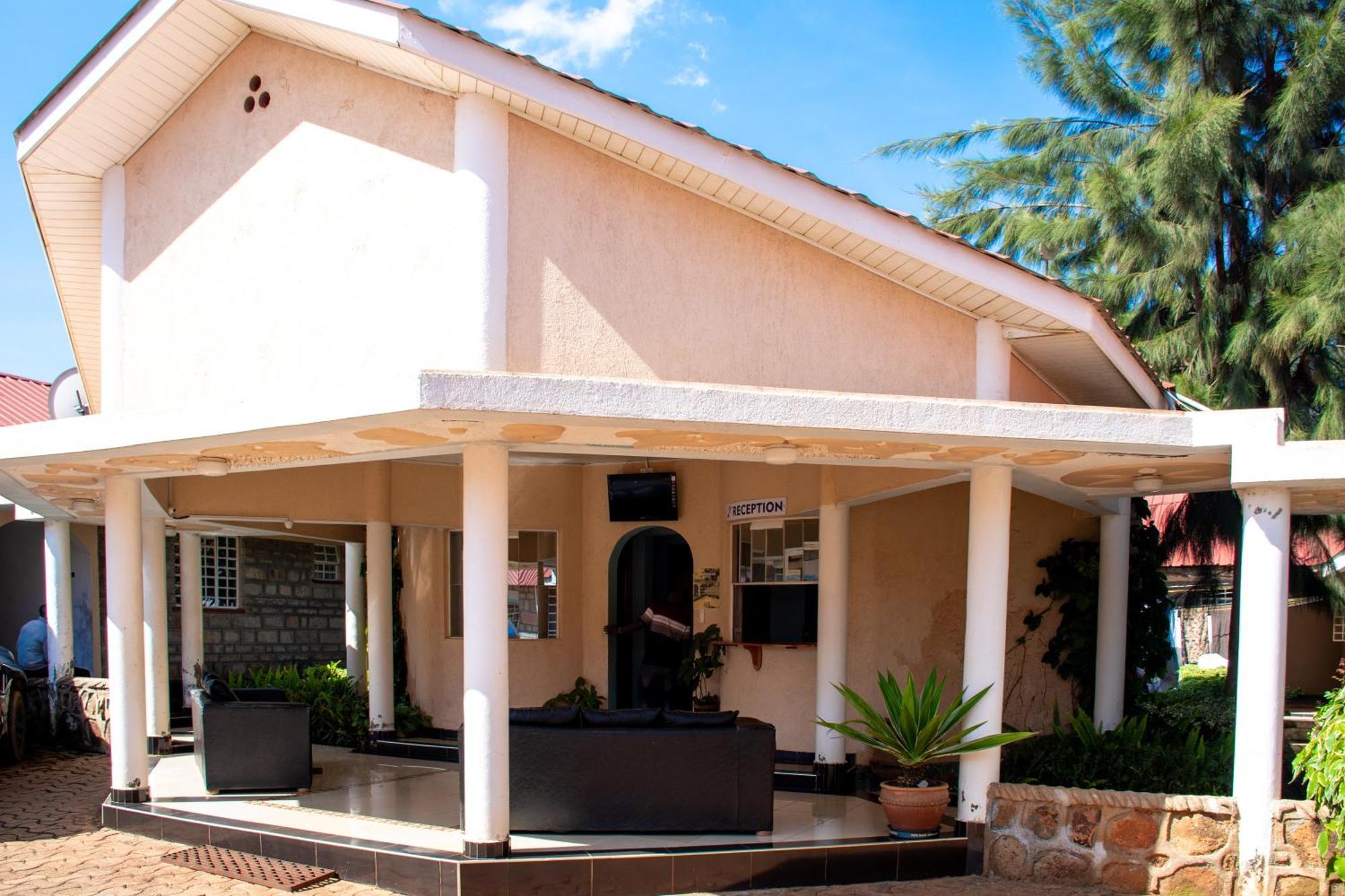 Super Break Hotel Kitale Exterior photo
