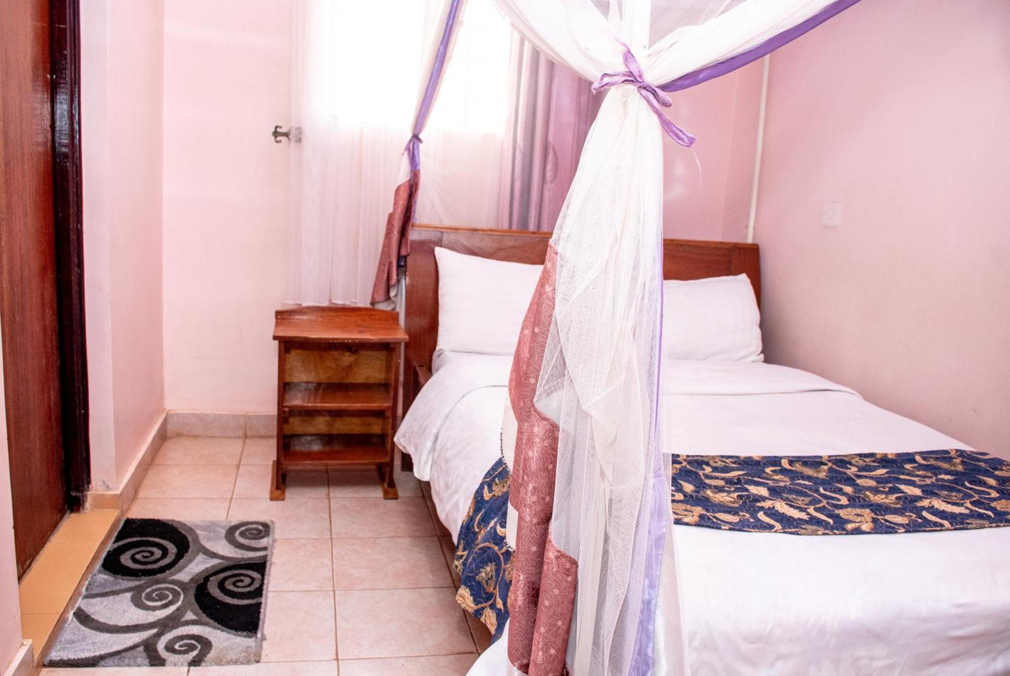 Super Break Hotel Kitale Exterior photo